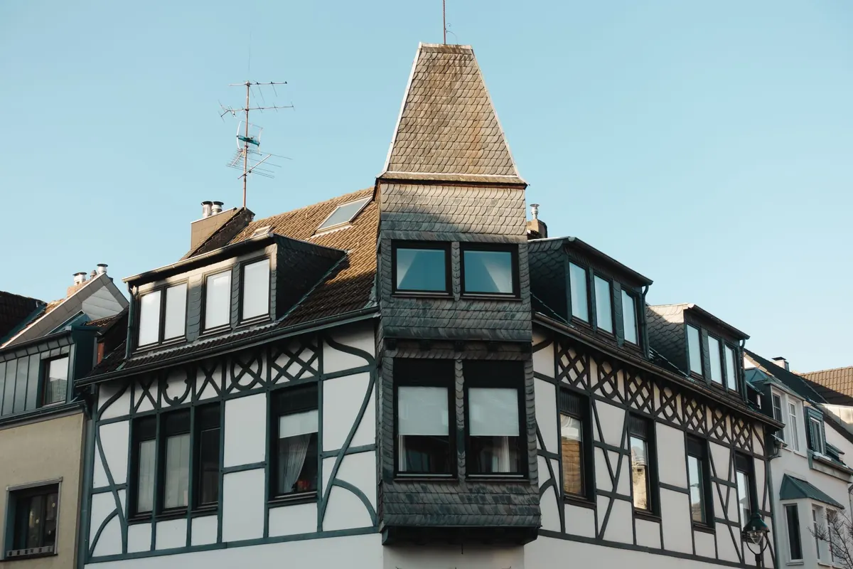 Gable vs Hip Roof: Which Suits British Weather and Loft Conversions?